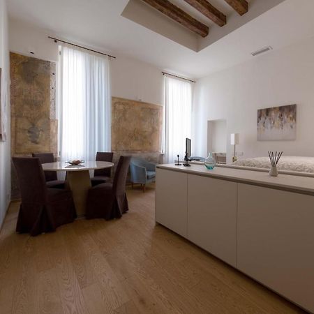 Home Venice Apartments - Rialto 4 מראה חיצוני תמונה